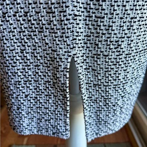 St. John Pencil Skirt - Picture 6 of 11